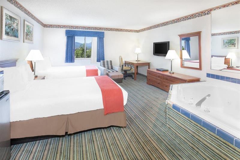 Surestay Plus Hotel By Best Western Redding Ngoại thất bức ảnh